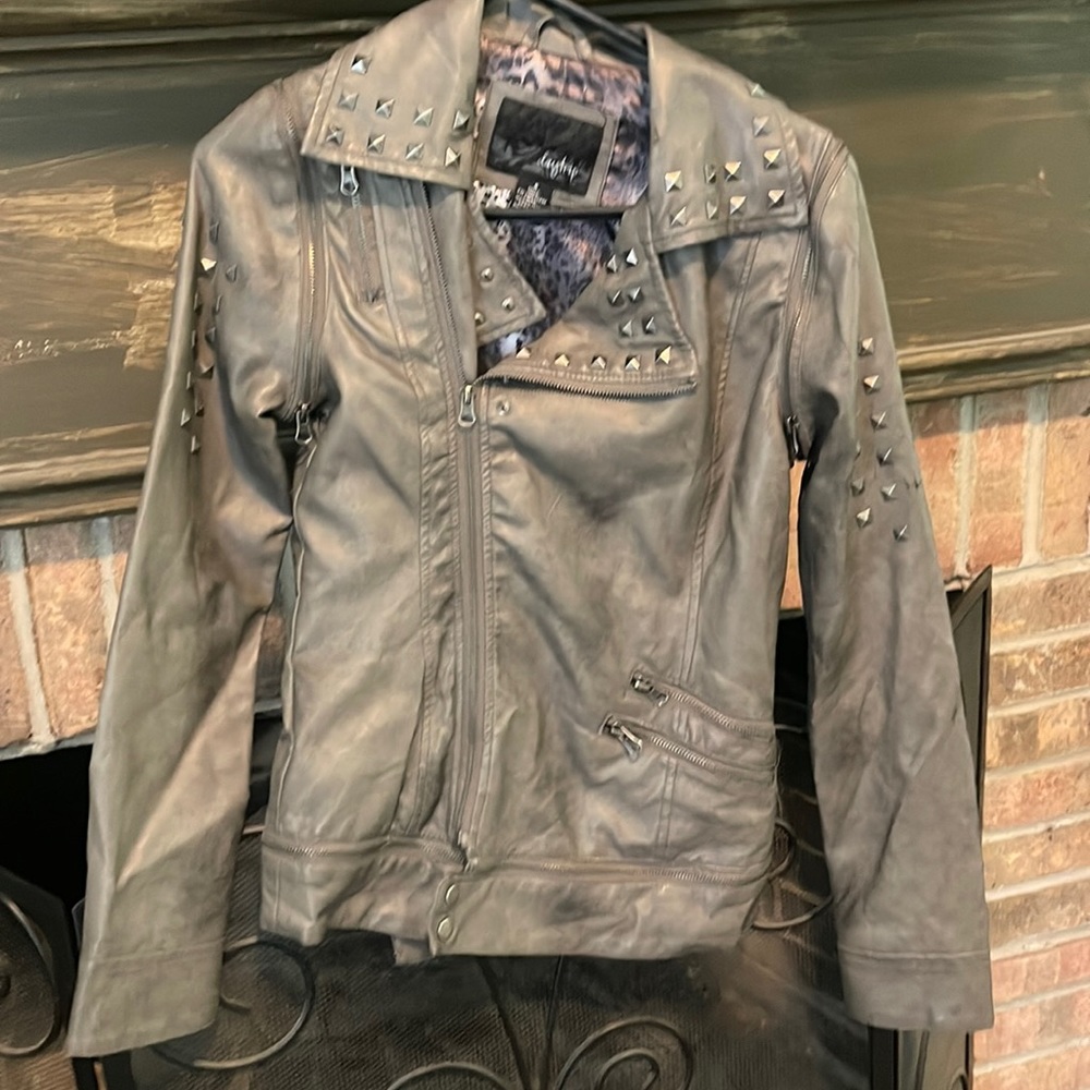 Day trip jacket from buckle
